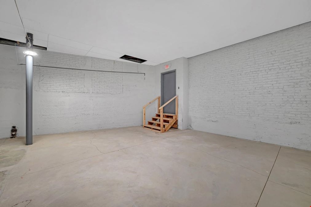 31 W Downer Pl, Suite B02, Aurora, IL 60506