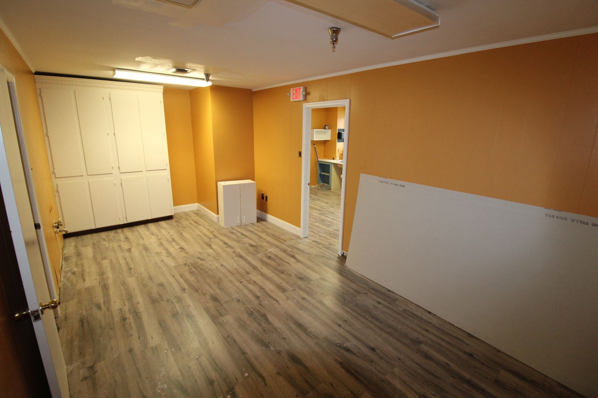 224 W Main St # 100