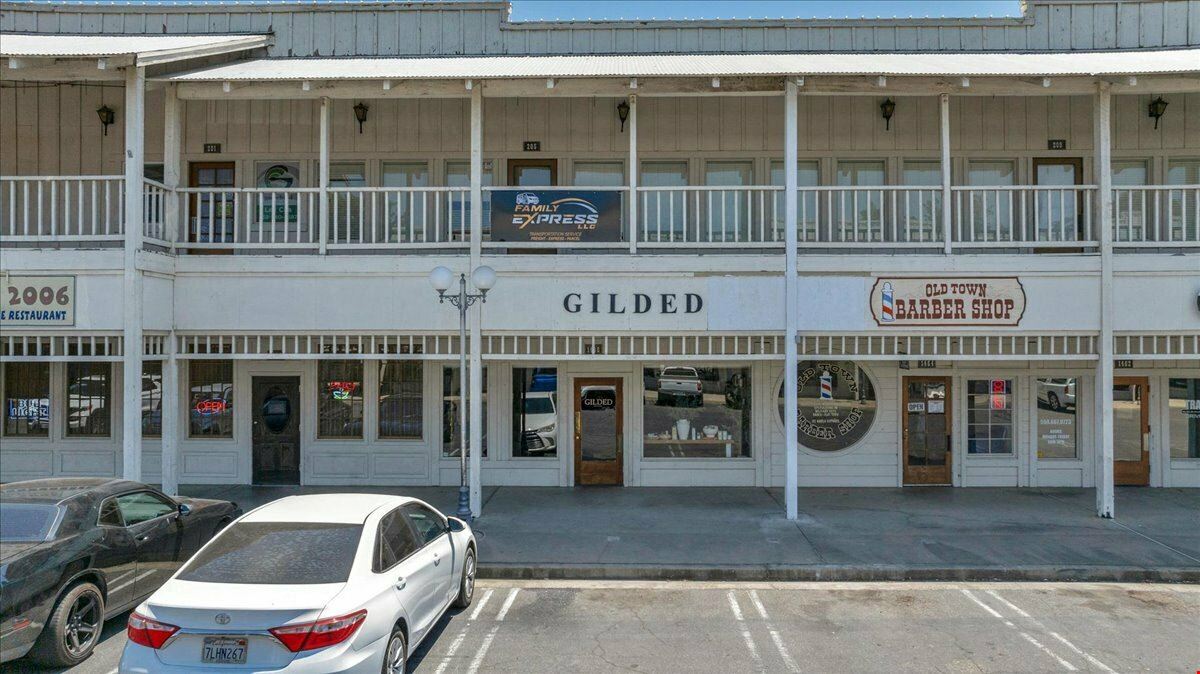 The Barnyard Shopping Center: Prime Retail Shop Space