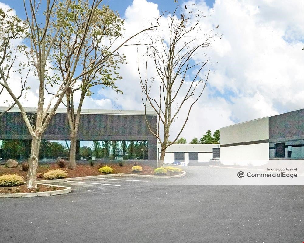 Clipper Court Commerce Center - Buildings 8, 9 & 10