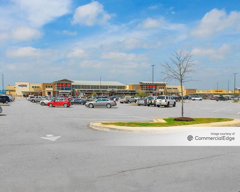 The HEB Plus! Hutto Shopping Center