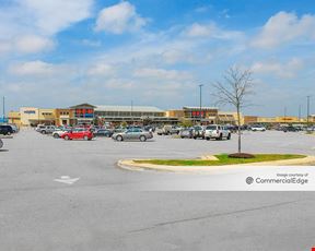 The HEB Plus! Hutto Shopping Center