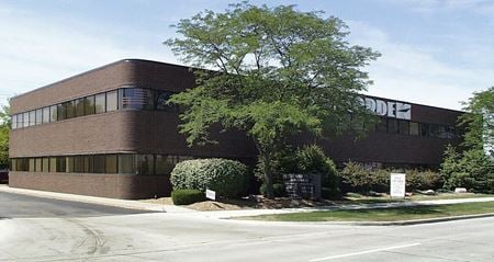 Preview of commercial space at 1120 E Long Lake Rd