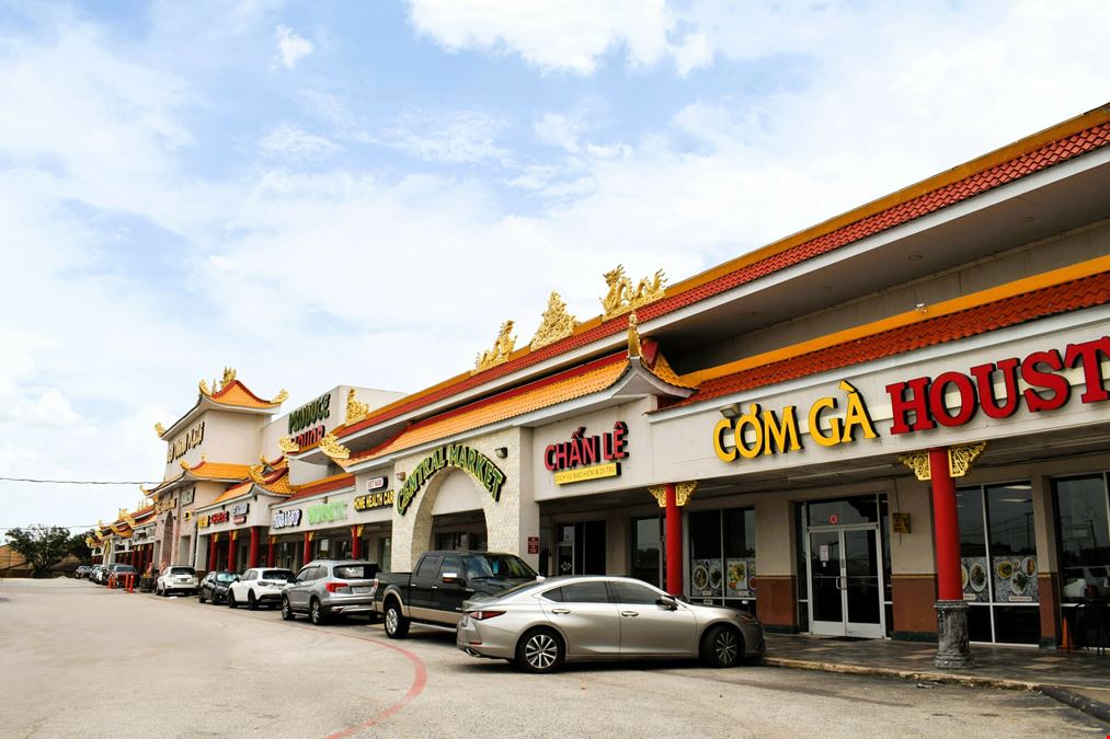 Ben Thanh Plaza