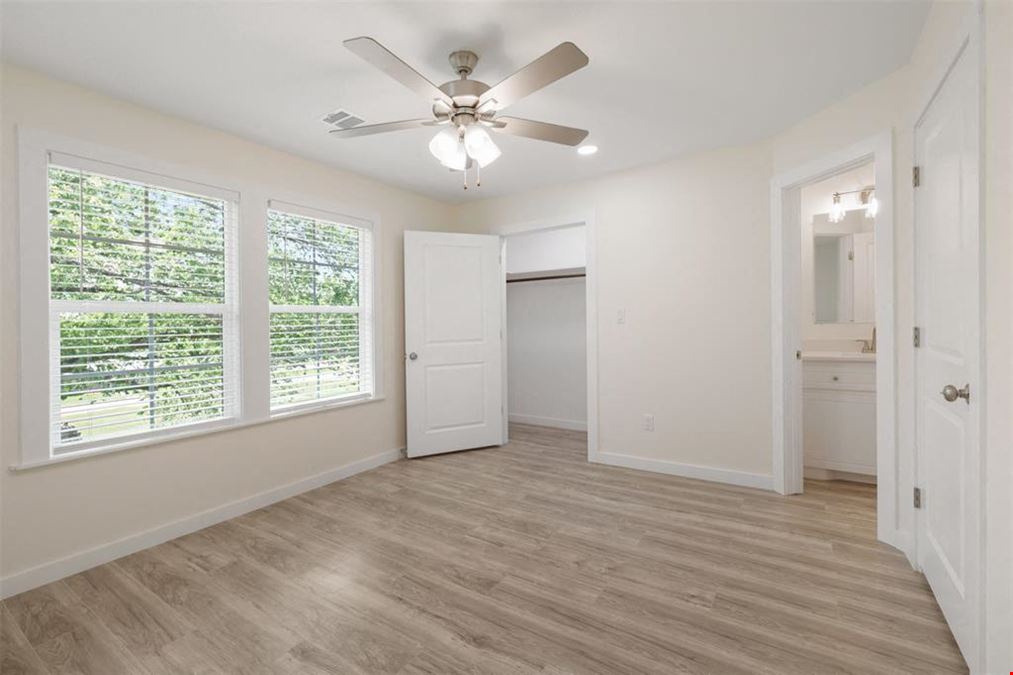 1310 E Alamo St