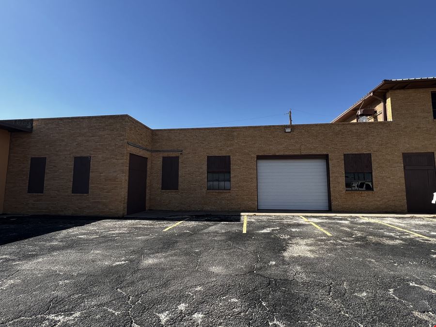 906 E Broadway Street & 101 Hailey Street Sweetwater Texas