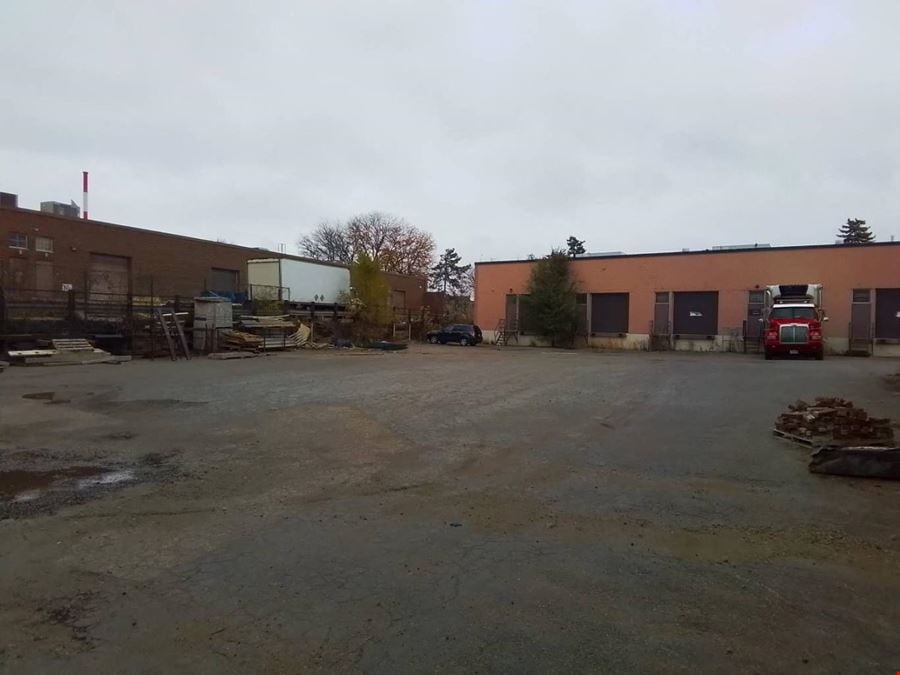 3,700 sqft private industrial warehouse for rent in North York