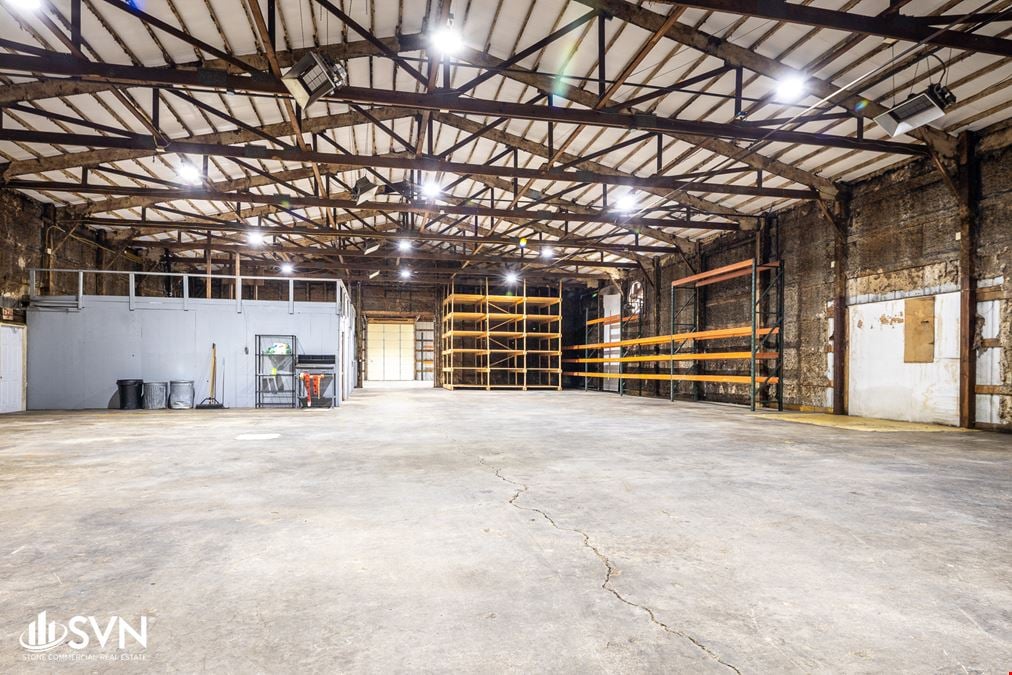 9,211 SF Industrial Building For Lease