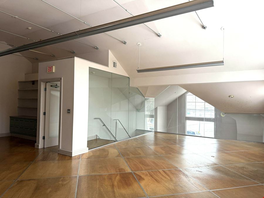 Exceptional Washington Crossing Retail Space