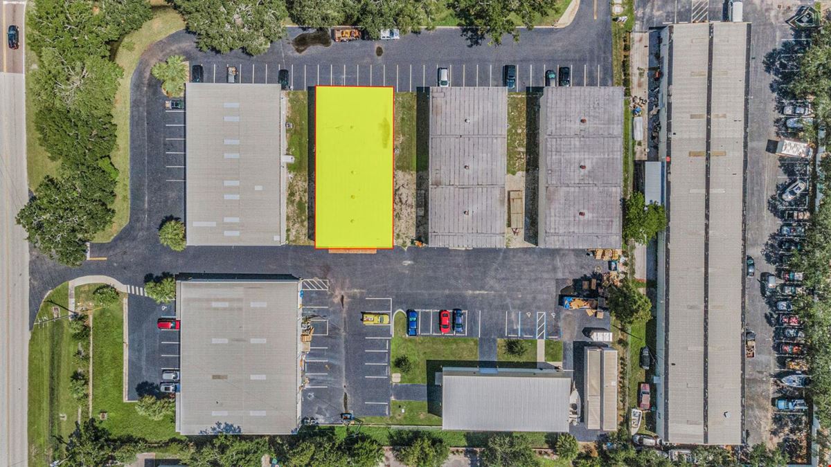 4,900sf Flex Space for Sublease in Largo, FL