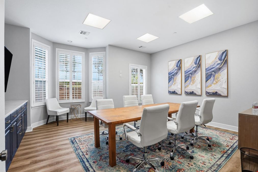 211 E Southlake Blvd