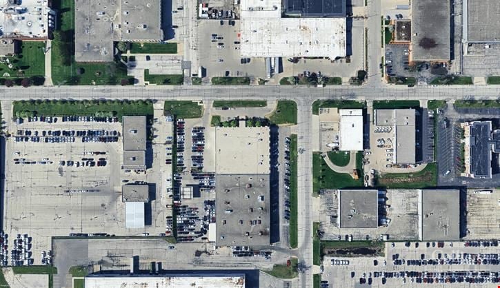 FOR LEASE | 11,000 SF available minutes from MKE Airport