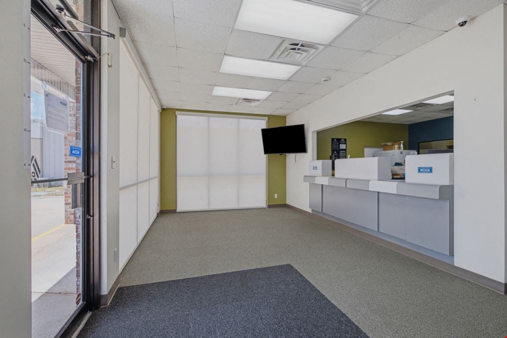 Turn-key, Standalone Retail / Office Building with Ample Parking
