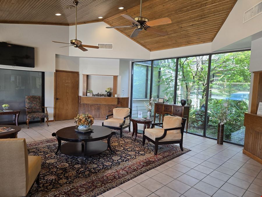 620 W Harwood Rd