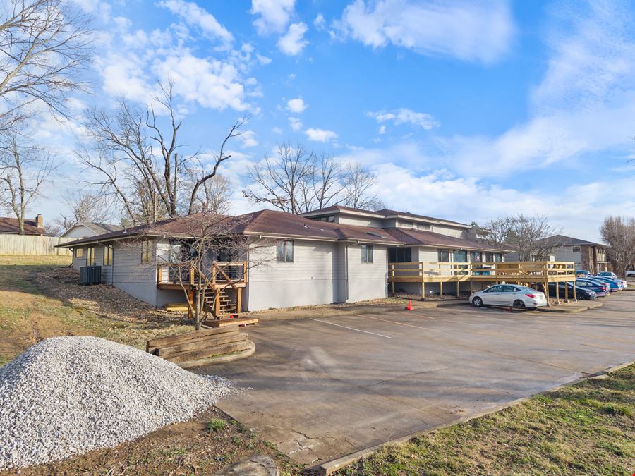 6 North Halsted Circle