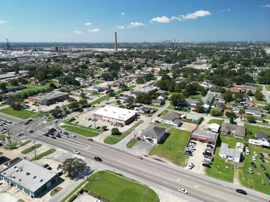 Commercially Zoned House with Paris Rd Frontage