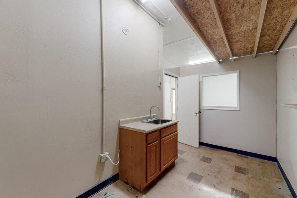 Below Market Retail Space for Lease!