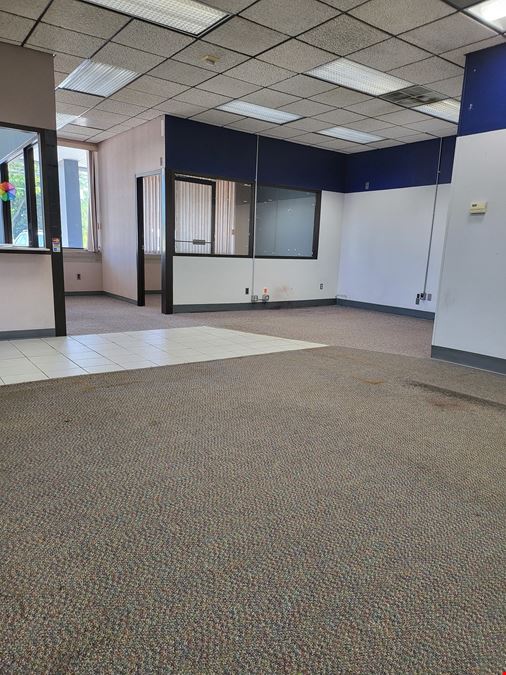 6348 Transit Rd - 1,000+/- up to 1,500+/- SF Office/Retail
