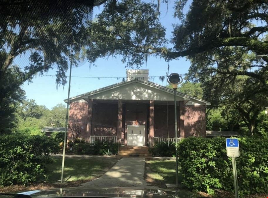 8910 N US Highway 301