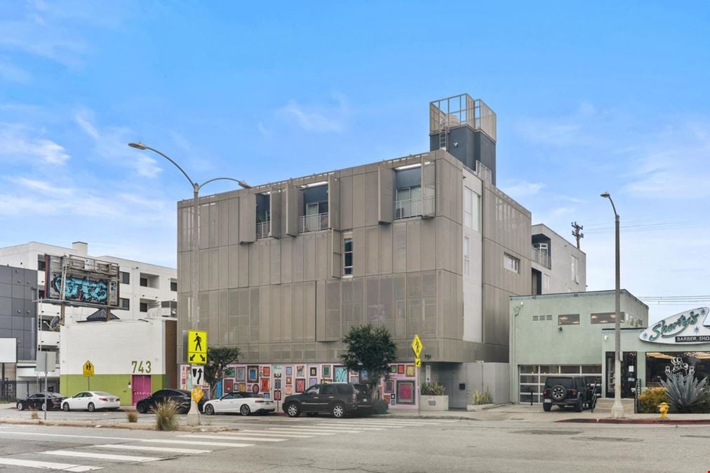 751 N Fairfax