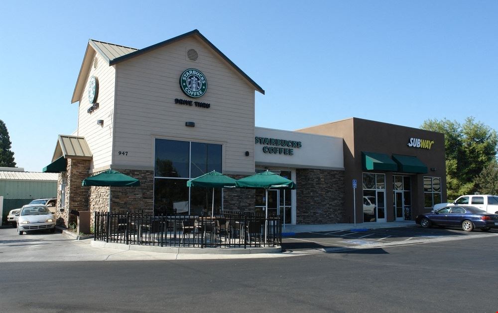 Like New! ±1,200 SF Unit Available Within Large Freestanding Commercial Retail Building