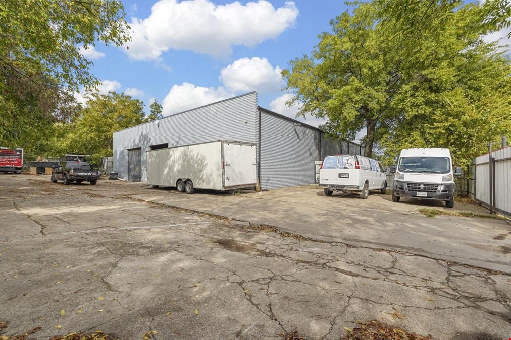 ±2,500 SF Warehouse for Lease in Dallas, TX