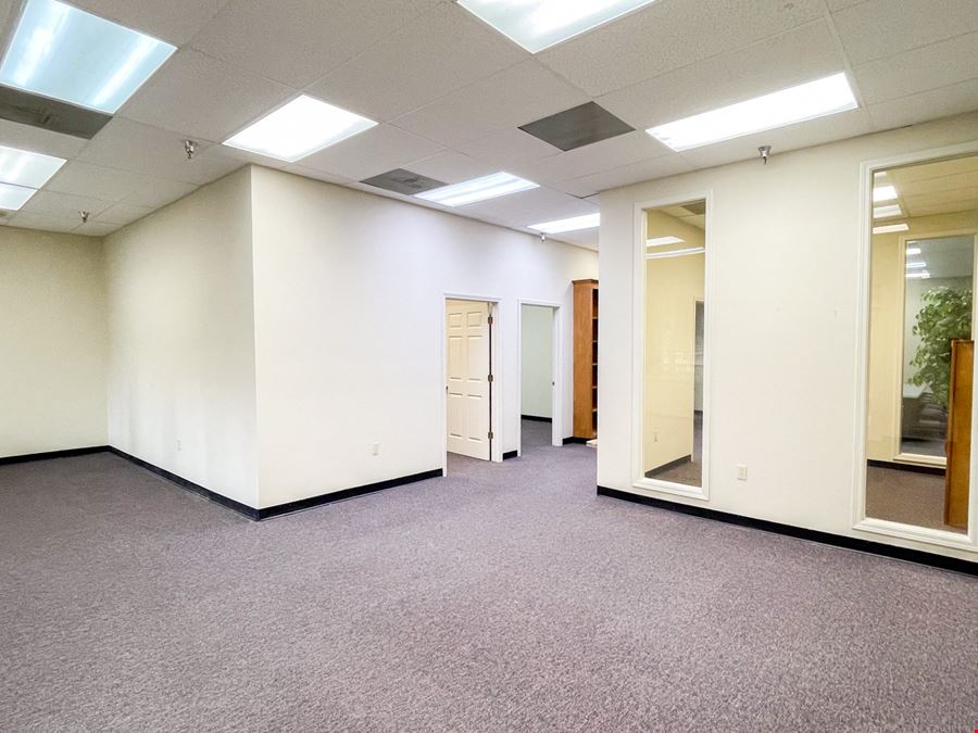 Quiet Office Suite just outside of Baton Rouge Health District