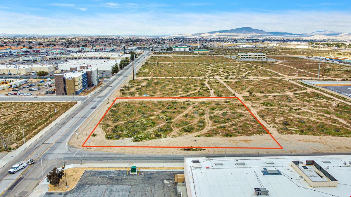 ±1.93 Acres Cottonwood Avenue