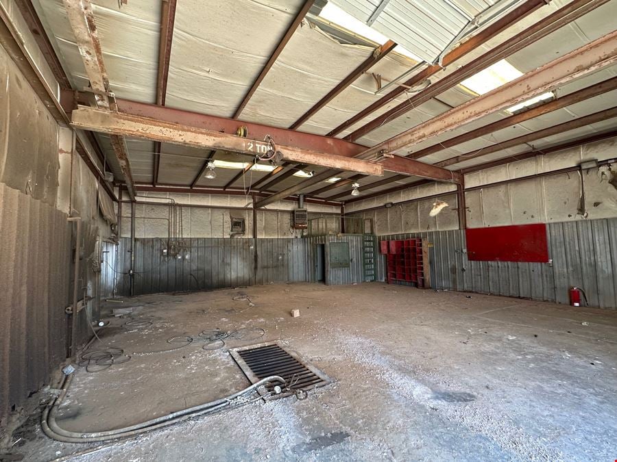 12,500 SF on 3.9 Acres on TX-83