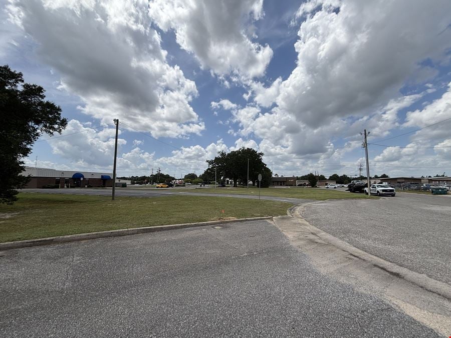 6200 North W St | Excess Land