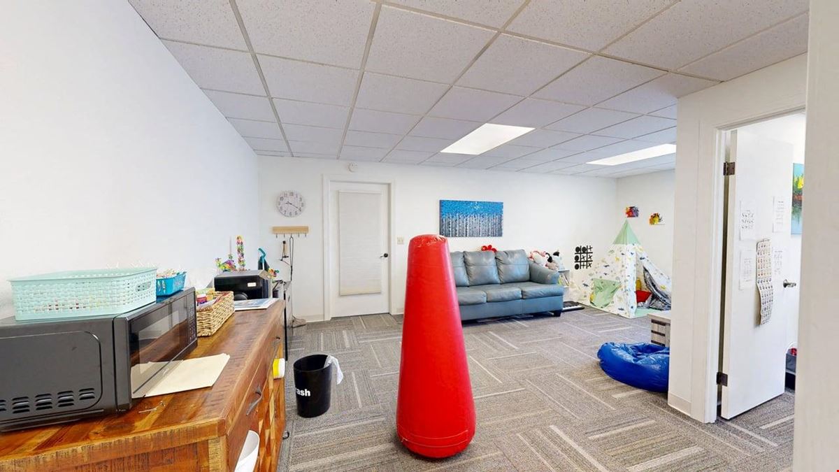 1215 24th St W