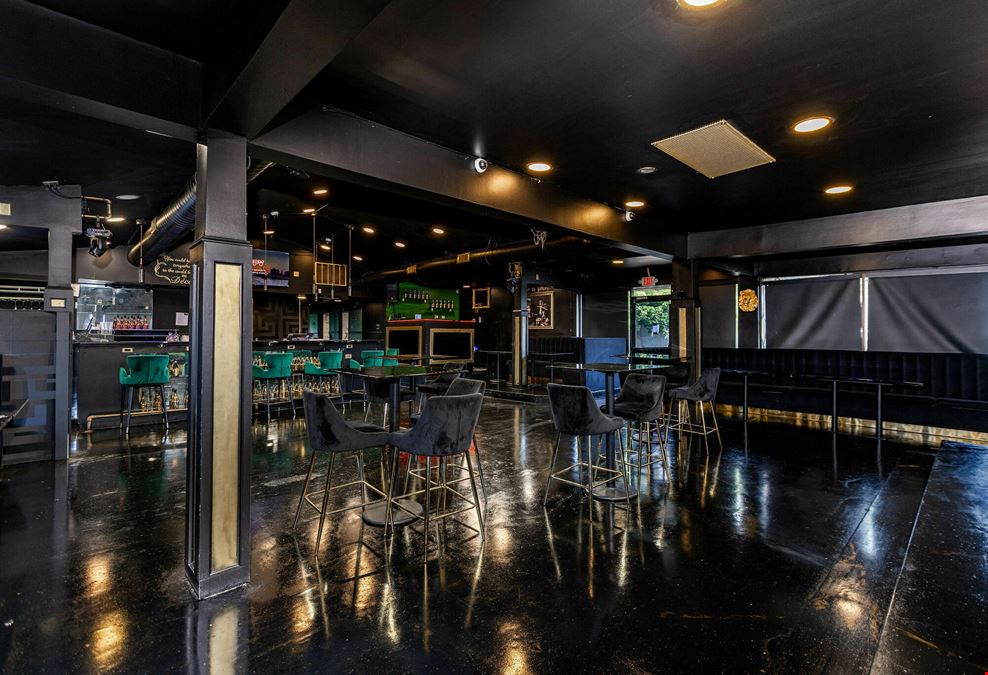 Restaurant/Bar in Cincinnati, OH - For Sale