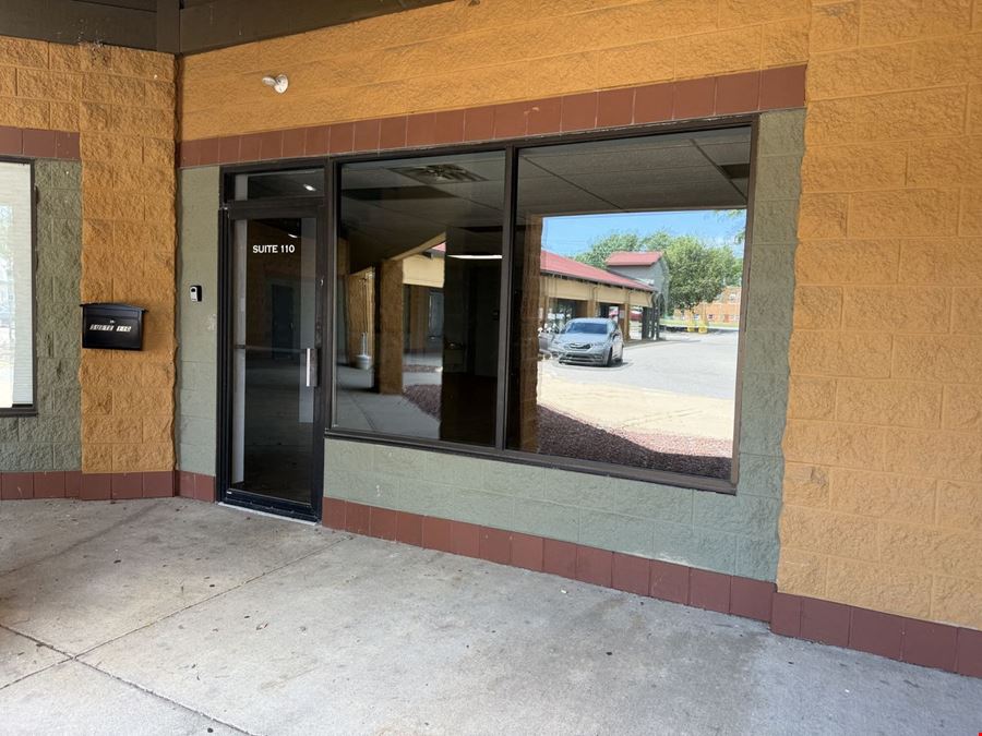 Everette Plaza Retail or Office Suites for Lease
