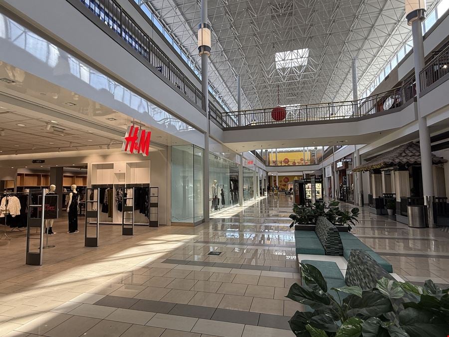 Governor’s Square Mall Former Sears
