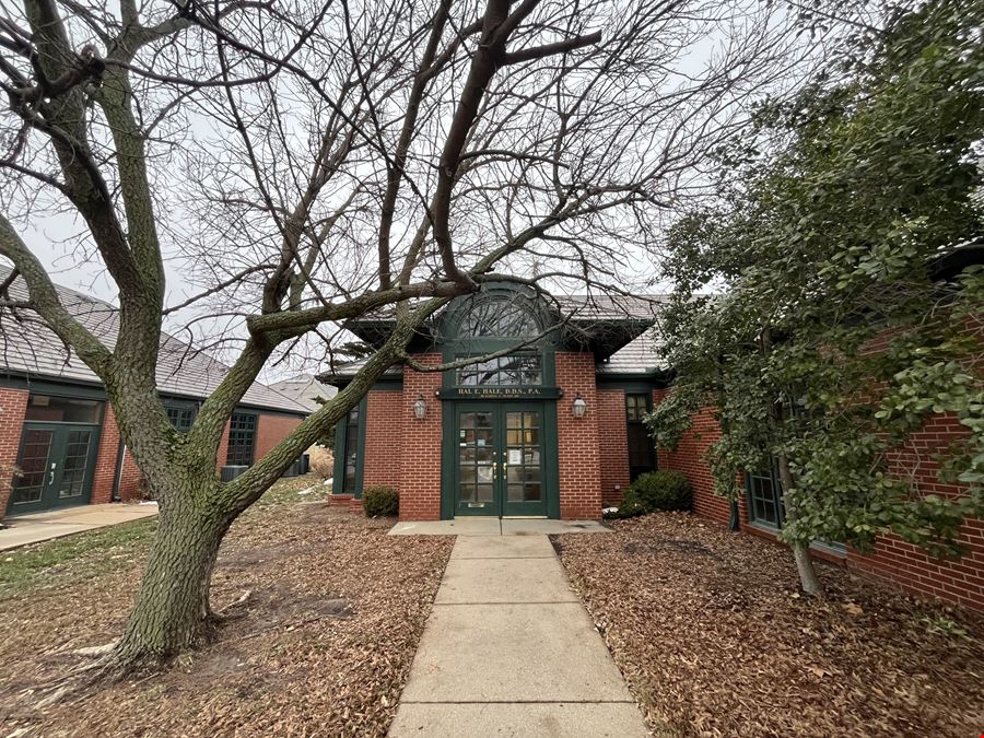 1223 N Rock Rd
