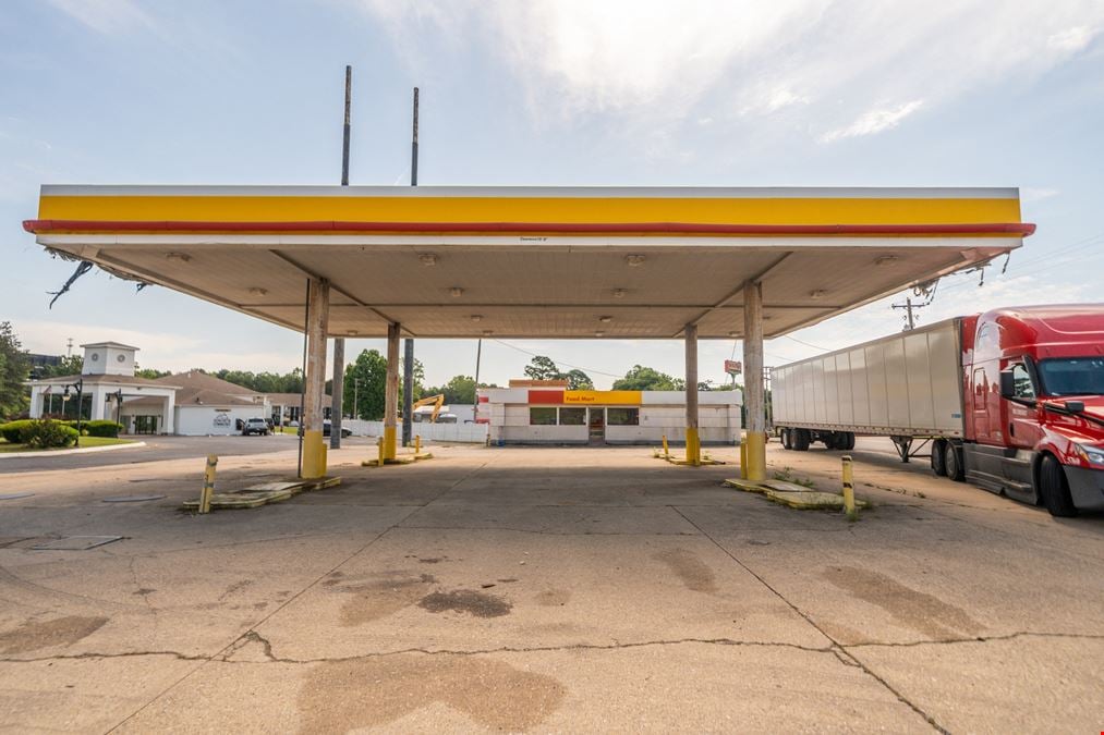 Highway 7 North / Corner Retail