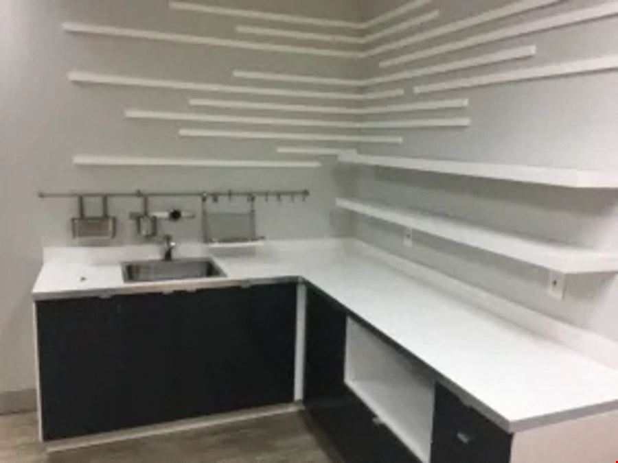 6532 SF Suite 140 Professional and Medical Office Space