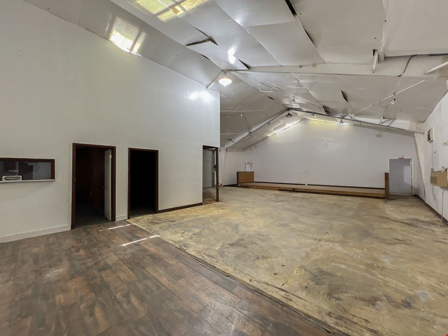 Office Warehouse with Peters Rd Frontage