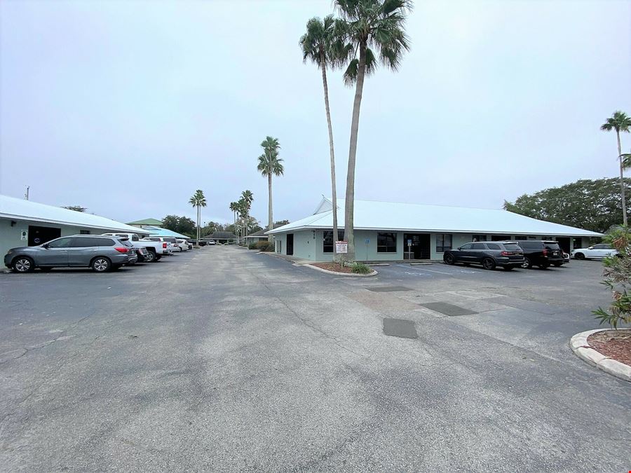 Professional Office with 850 SF +/-