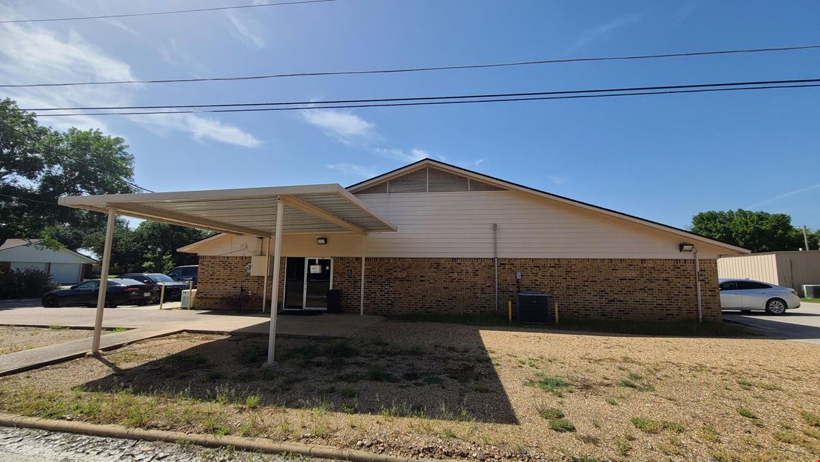 709 Barton Street, Hearne, TX