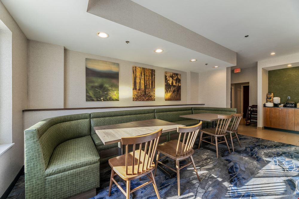 Fairfield Inn & Suites Fort Worth I-30 West Near NAS JRB