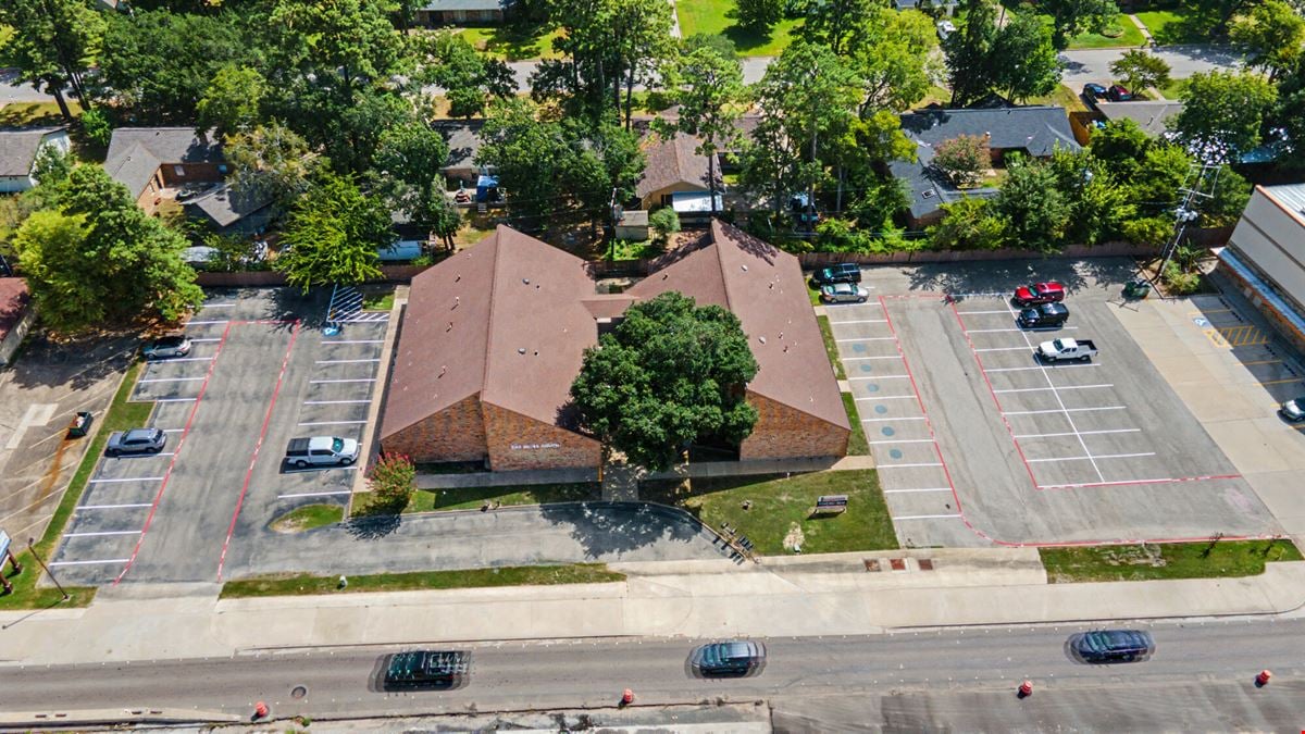 Move-In Ready Office Suite | Interstate 45 Frontage
