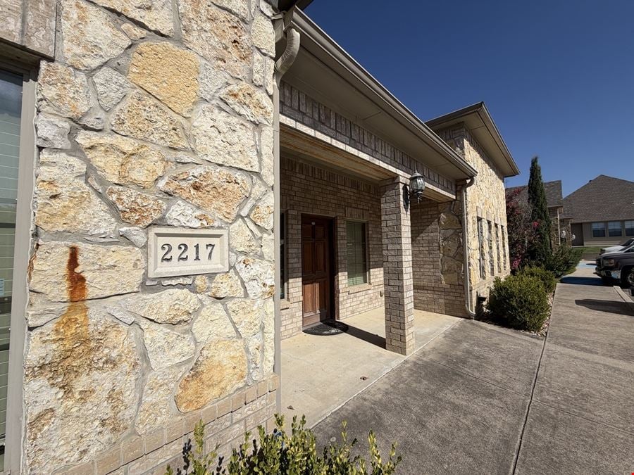 2217 Martin Dr