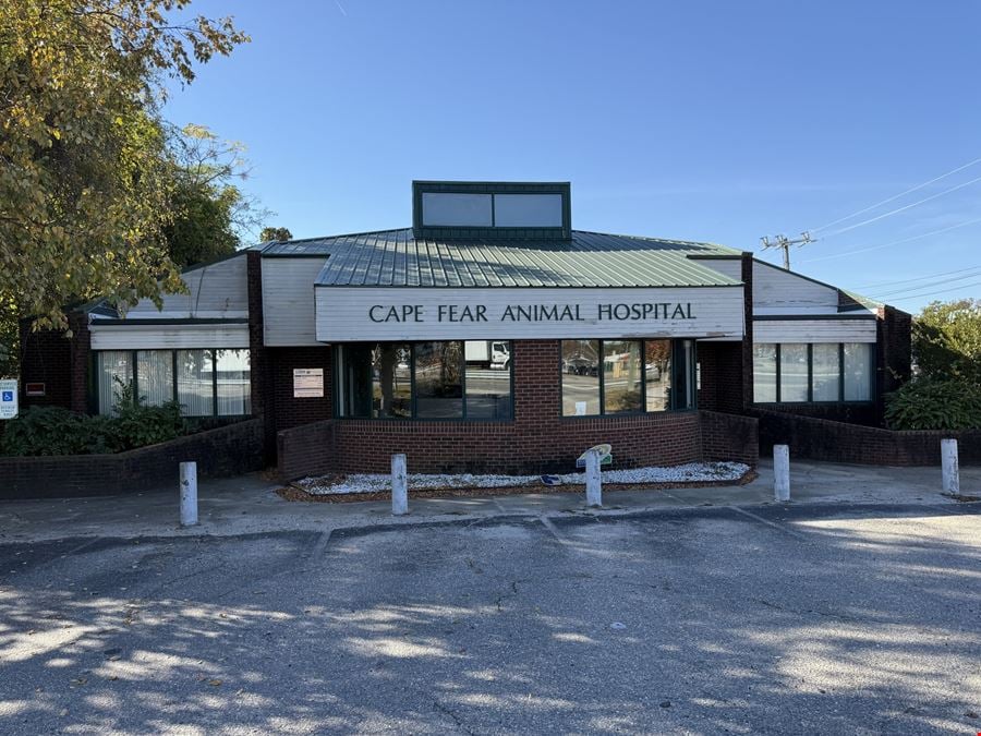 7,265 SF Former Vet Clinic | Ready for Medical Use