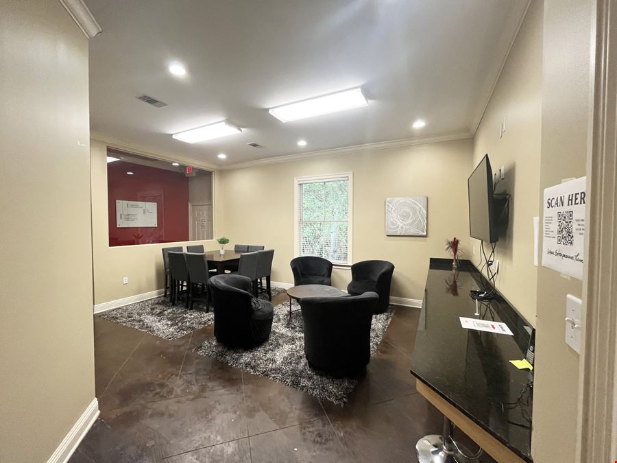 Move-In Ready Office Building | 5,600 SF