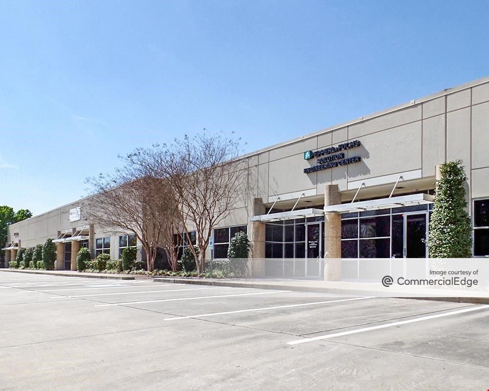 Clay Crossing Business Center