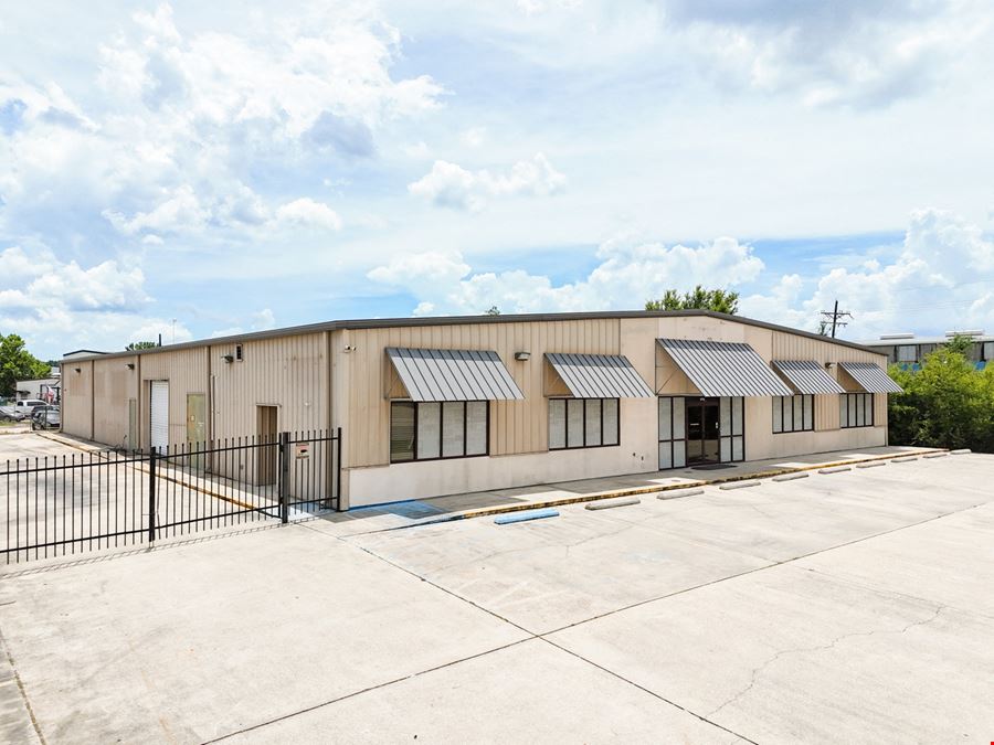 ±10,800 SF Industrial Flex Near Airline Hwy & Industriplex