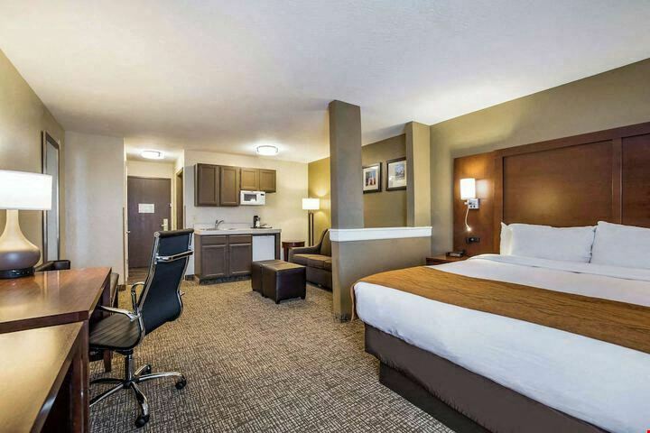 Comfort Inn & Suites Fairborn OH