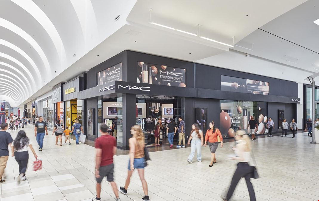Los Cerritos Center