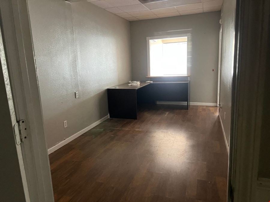 138 W Front St